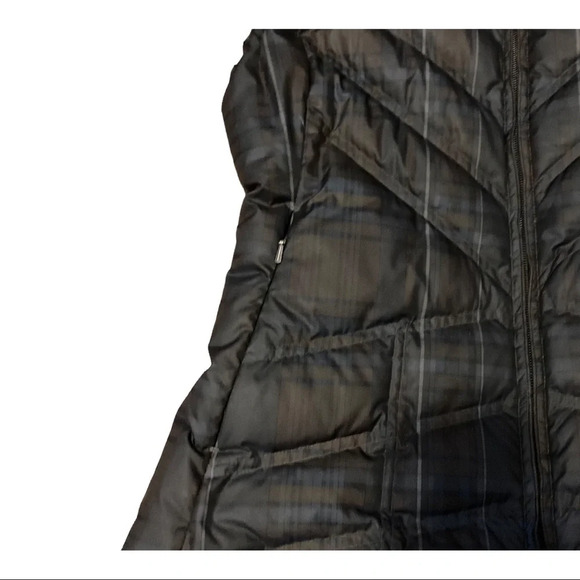 Patagonia Women's Down Filled Hooded Vest. Sz: Small - Picture 2 of 11